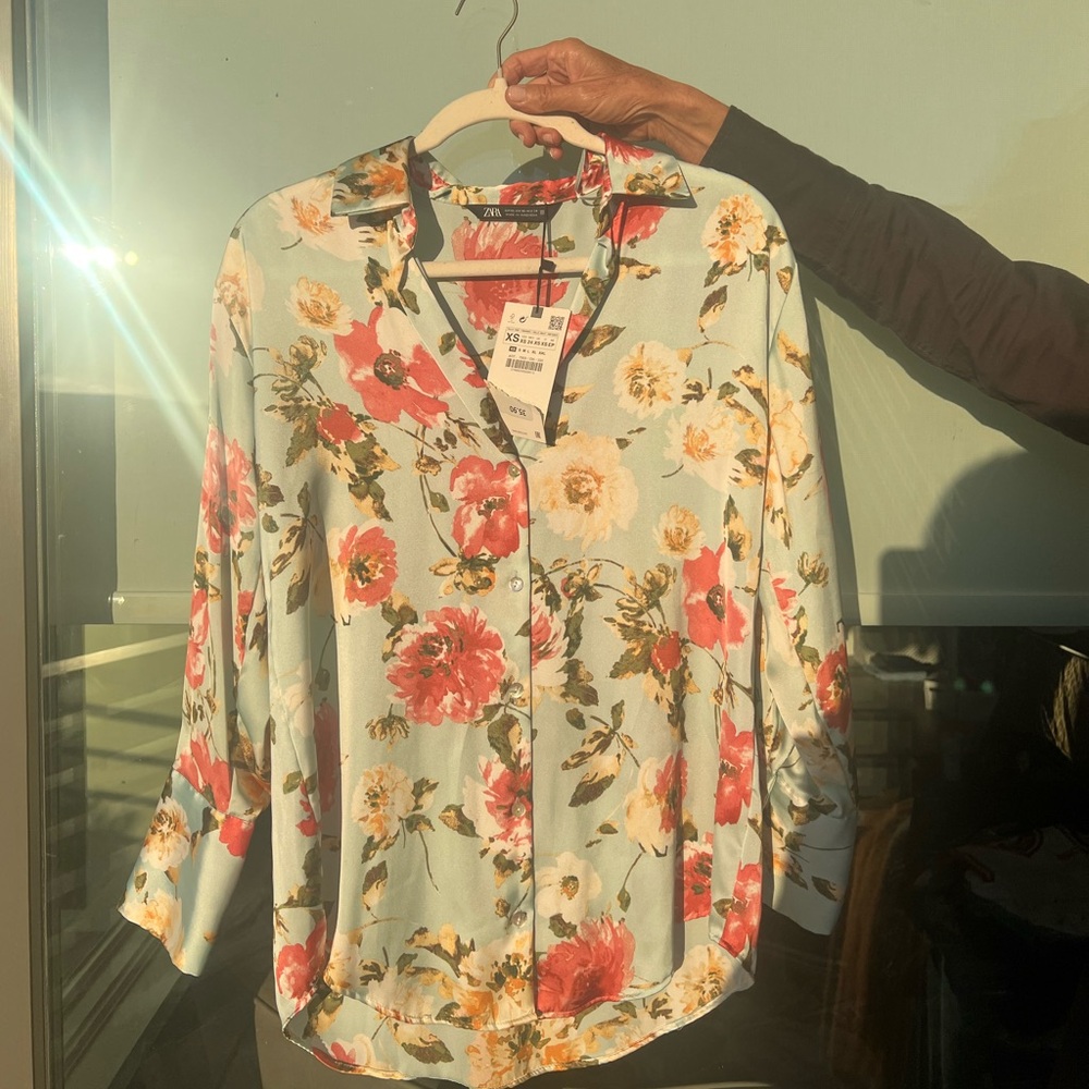 ZARA BRAND NEW BLUE BLOUSE WITH FLOWERS